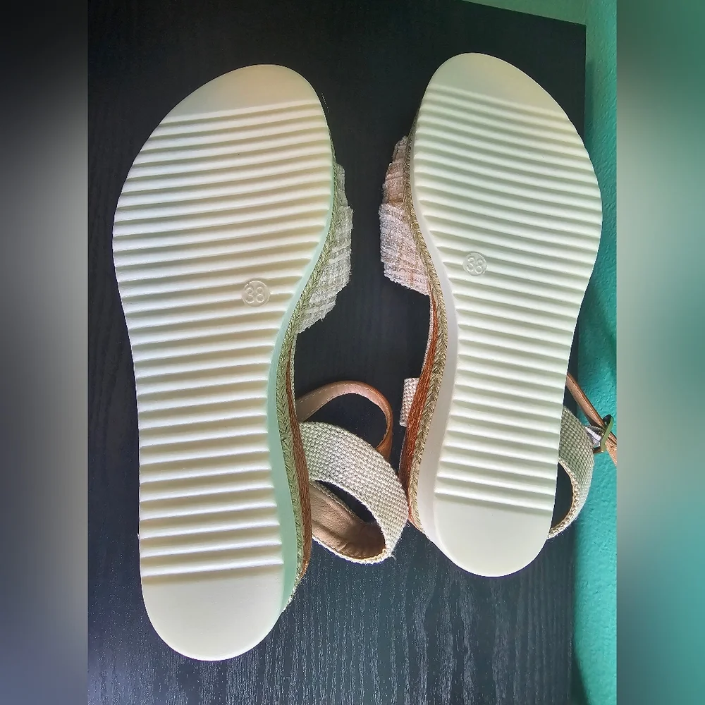 Women's Tan and Cream Espadrille Sandals Women's Size 38 NWOT